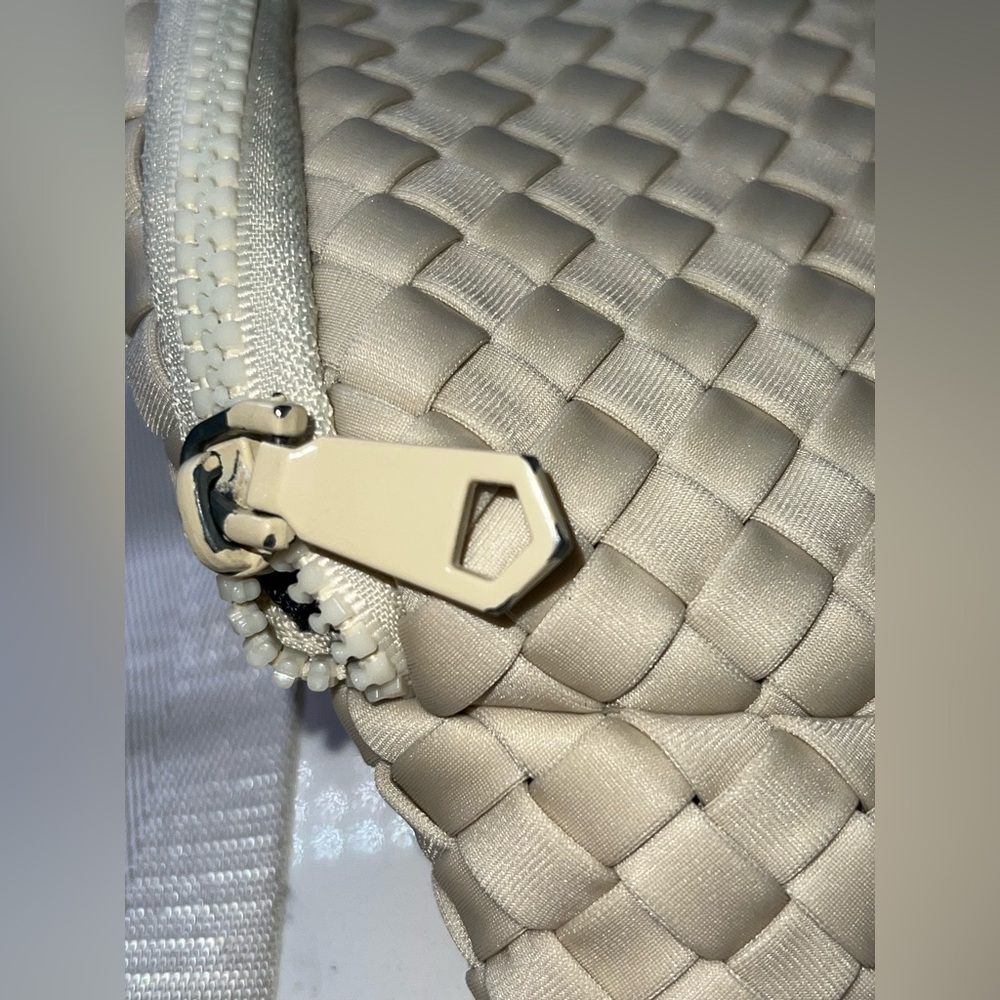 Sol and Selene Aim High Belt Bag | Woven Neoprene Belt Bag | Bone - Picture 3 of 11
